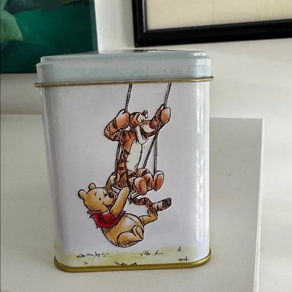Disney Winnie the Pooh Honey Tea Tin with 40 English Breakfast Tea Bags - Picture 4 of 10
